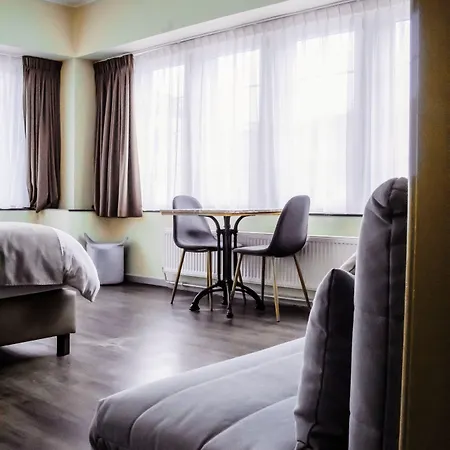 Hotel Des Postes 3*